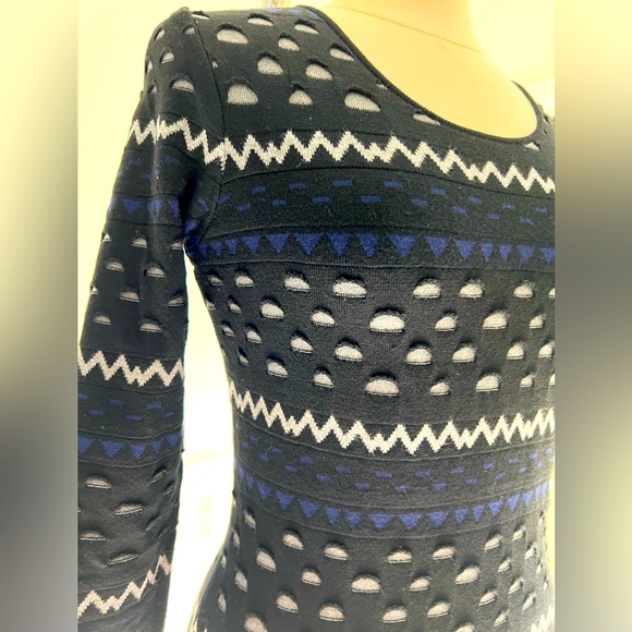 Gabby Skye Textured Geo Design 3/4 Sleeves Sweater Dress S/M - Picture 4 of 8